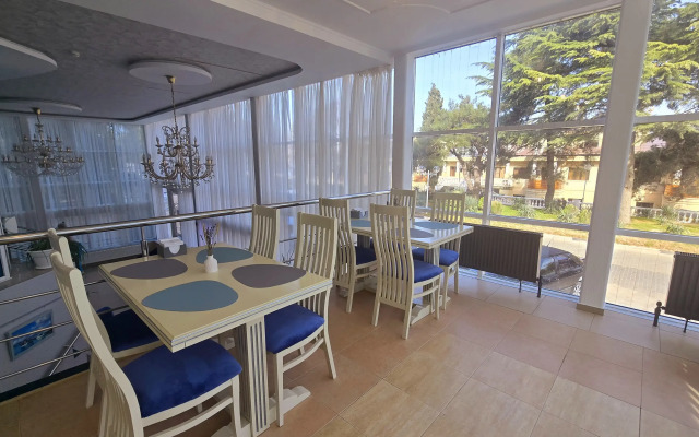 Brigantina Hotel