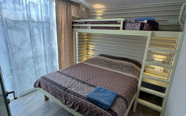 Na Pribrezhnoy 20 Guest house