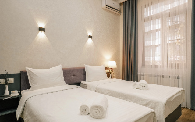 Parklane Hotel