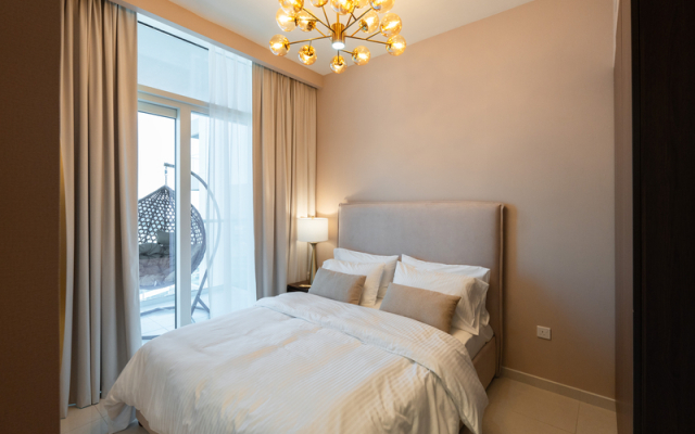 Апартаменты Keyrock Living Stylish 1BR with Pool Access