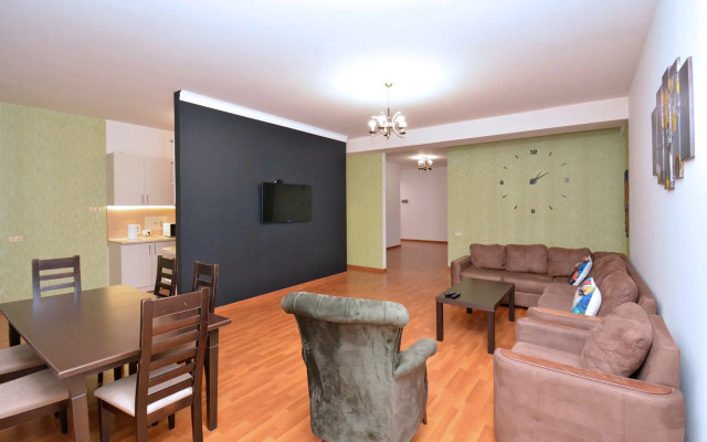 Prostornaya Kvartira na Severnom Prospekte, Hh533 Flat