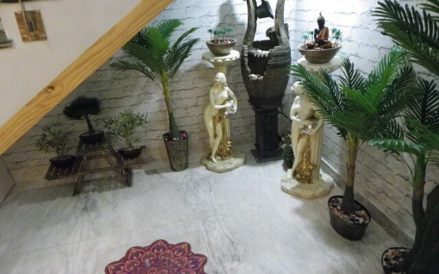 The Lodge B & B