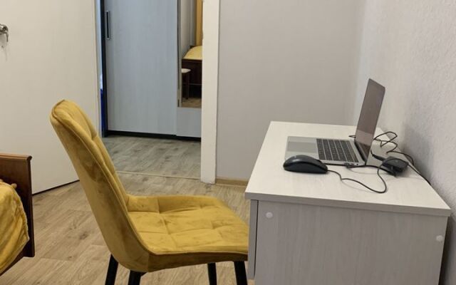 Mika I Ctapy Gorod Flat