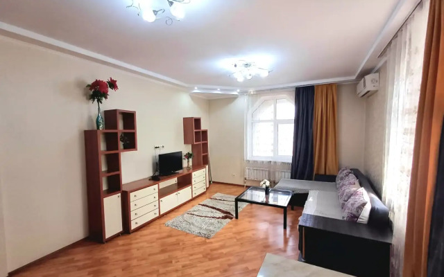 Kvartira Zolotoy Kvadrat Dostyk