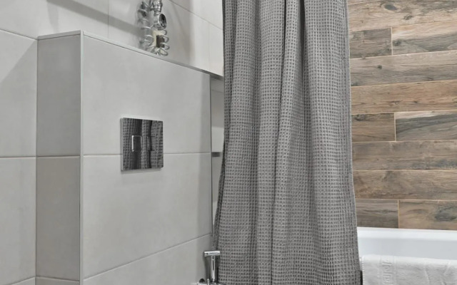 Baltiyskiy briz: tri komnaty u morya Flat