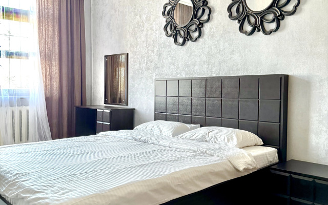 Na Prospekte Nezavisimosti 39 Apartments
