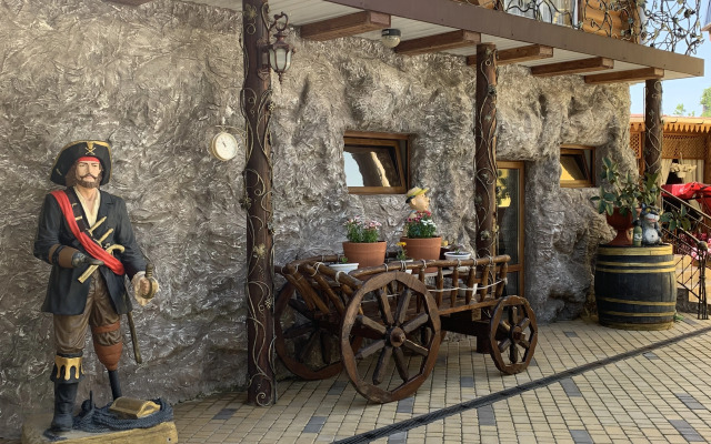 Отель Роман