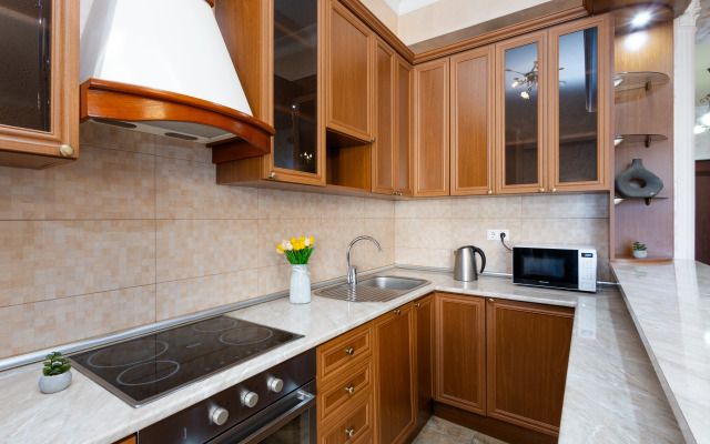 2-K v Novostroyke, Ulitsa Arama, Di482 Flat