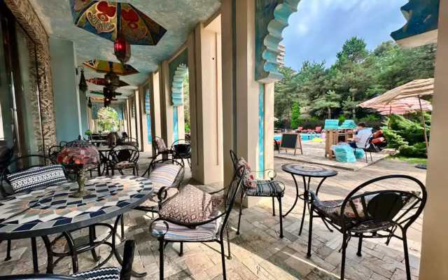 V Dreamland Oasis Apartments