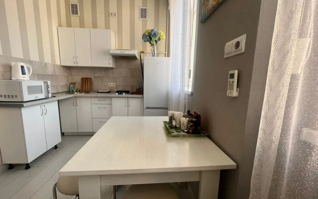 Vozle Tsuma, Metro Ploschad Kolasa Apartments