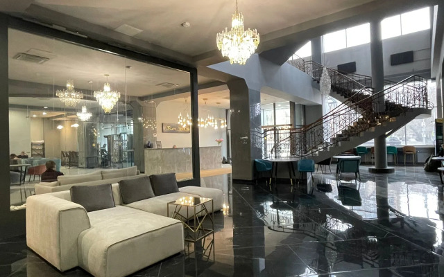 Sovremennyye uyutnyye dvukhurovnevyye 226 Apartments