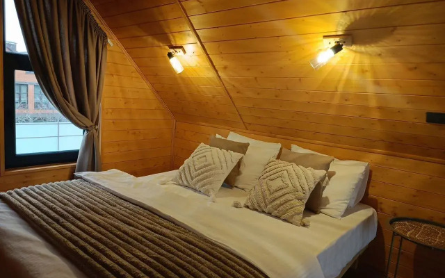 Barnhouse Alena_Aframe Chalet