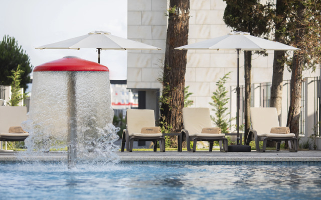 Cosmos Adler Hotel