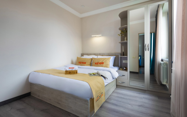 KeyGo #0147 1 Bedroom near Opera Theatre Apartments
