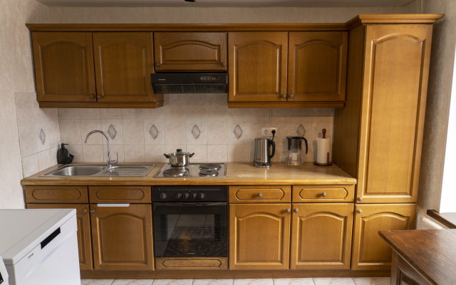 Naprotiv Kremlya Flat