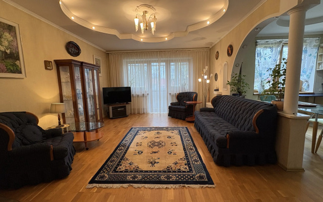 3-Kh Kvartira V Tsentre Goroda Flat