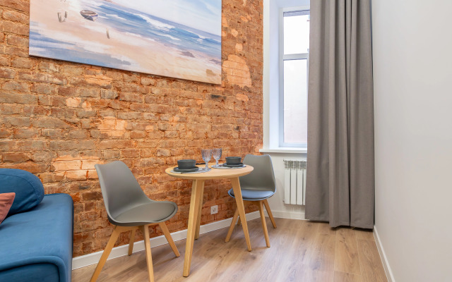 Prostornaya Studiya V Centre Peterburga Flat