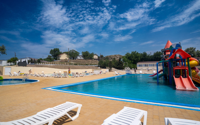 Семейный отель АзовЛенд