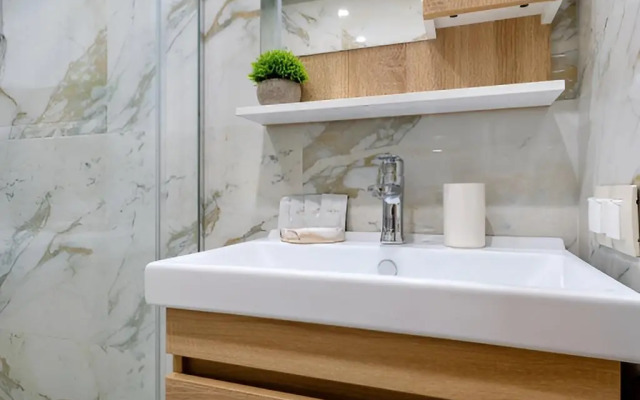 Апартаменты ЖК Крымский Гости-24