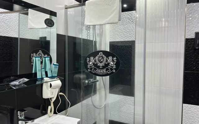 Отель Roma Yerevan & Tours