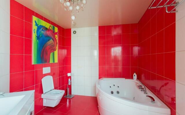 квартира с дизайнерским ремонтом и джакузи рядом с МТЛ Арена