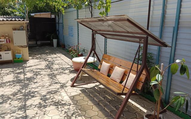 Vinogradny Dvorik Guest House