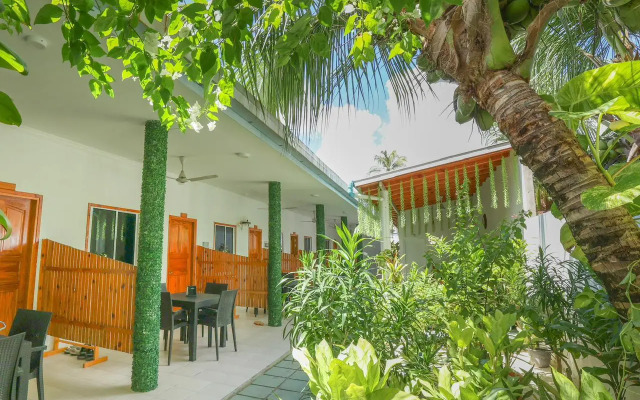Thoddoo Sunny Beach Guest house
