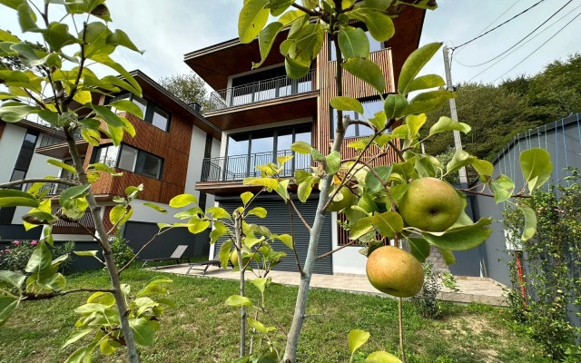 Izumrud 2 Villa