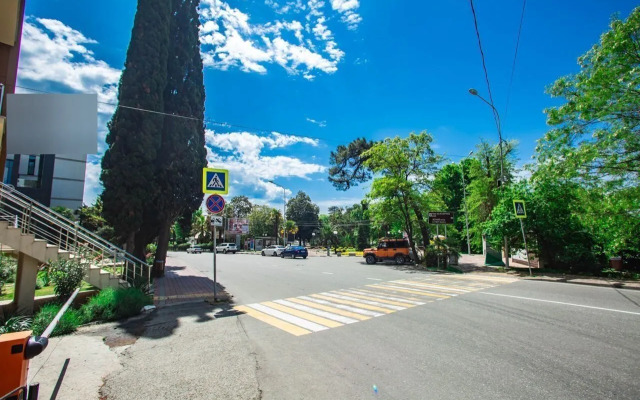 Na Chernomorskoy 6 55 Flat