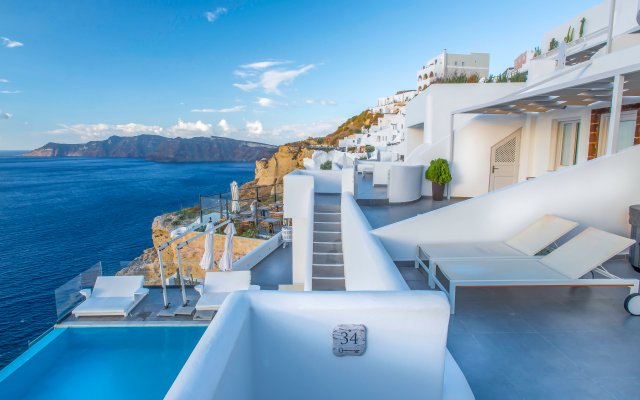 Отель Santorini Secret Suites & Spa