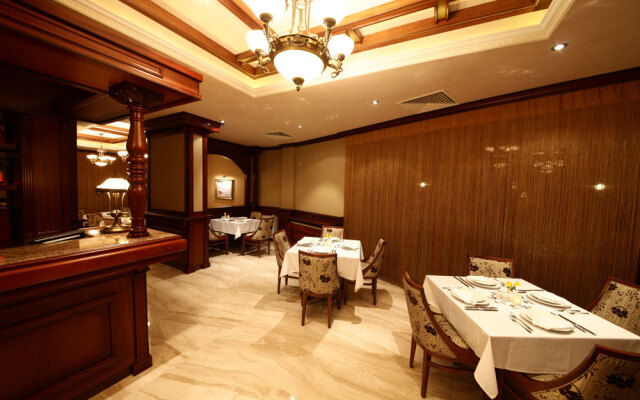 AquaView Hotel