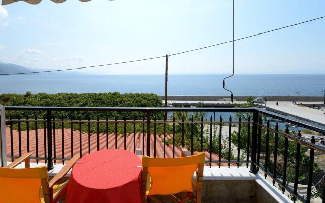 Pharos Rooms Hotel