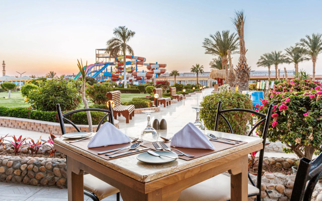 Alora Aqua Park Resort by SUNRISE