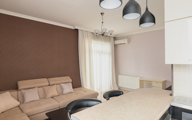 Prostornaya Kvartira v Delovom Tsentre Tbilisi Flat