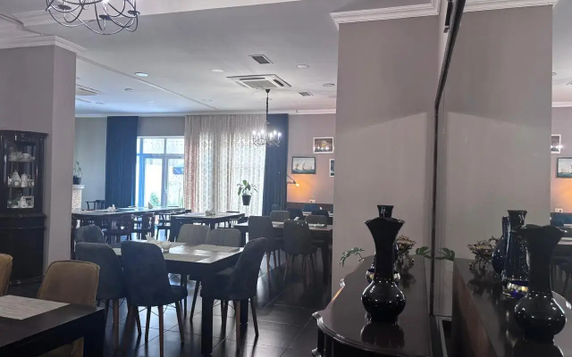 Aura Boutique