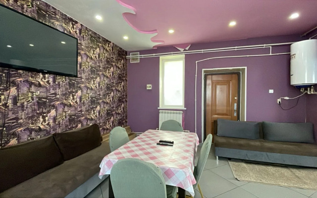 S Bilyyardom i Mangalom Private House