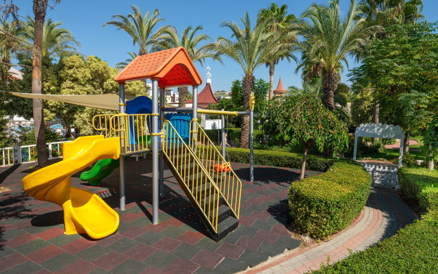 Aydinbey Famous Resort - Ultra All Inclusive