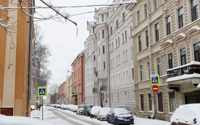 co vtorym etazhom u Strelki Vasil'evskogo Flat