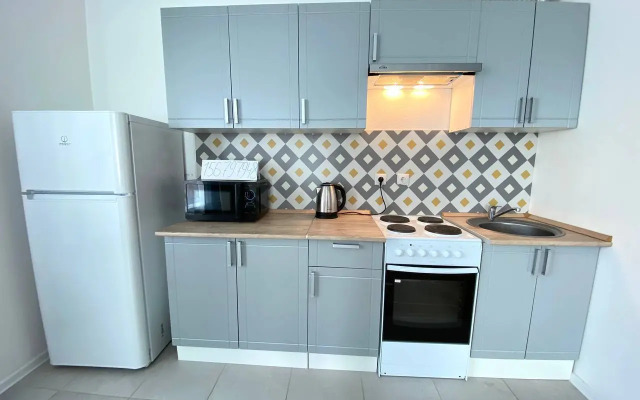 Yevrotreshka Vv Apart U Metro Kotelniki Na Sosnovoy 5 Apartments