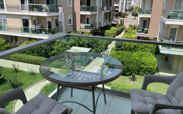 30 Minutes Walk to Famous Konyaalti Beach 1+1 Suit Apartments