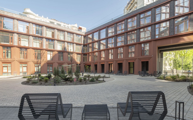 S Lichnoy Terrasoy Na Kryshe Doma Okolo Metro Apartments