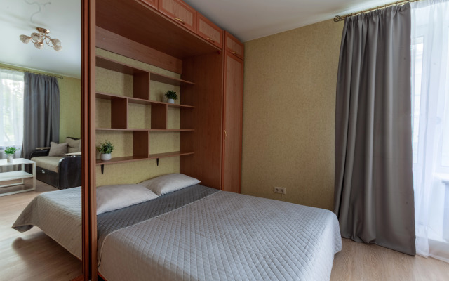 Dvukhkomnatnaya vblizi Petergofskikh fontanov Flat
