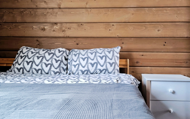 Частный дом Чёрный домик у озера Отрадное