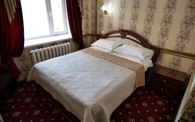 Lion Hotel