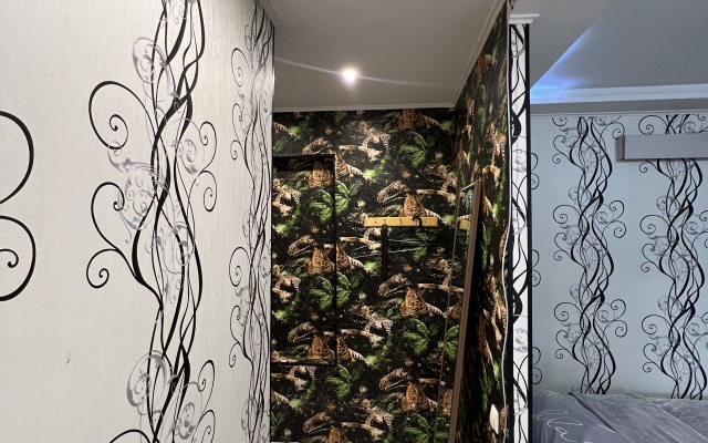 Na Druzhby 4 Apartments