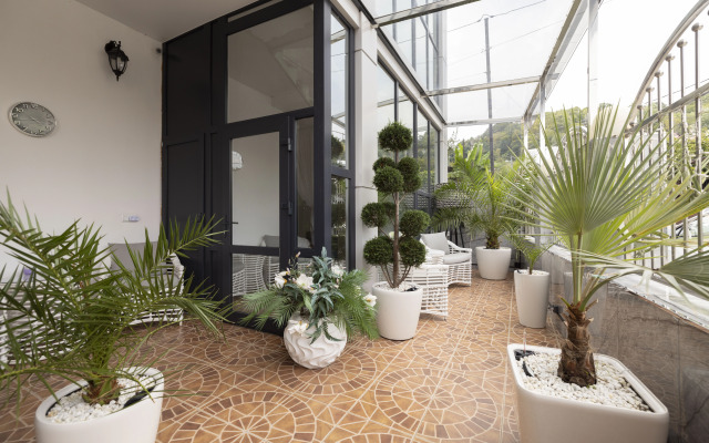 U Aeroporta Luks Apartaments