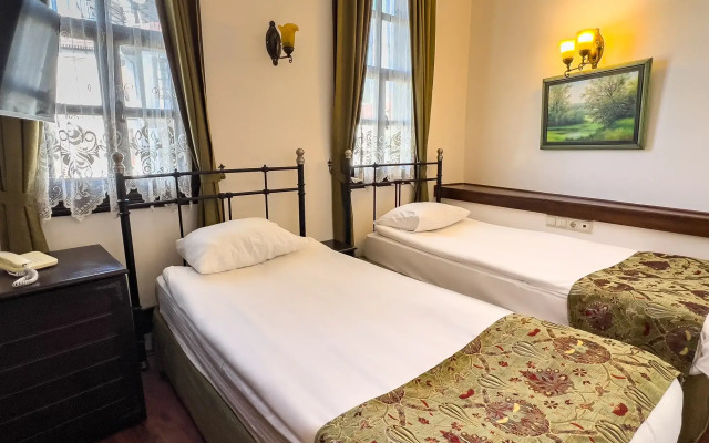 Deja Vu Hotel
