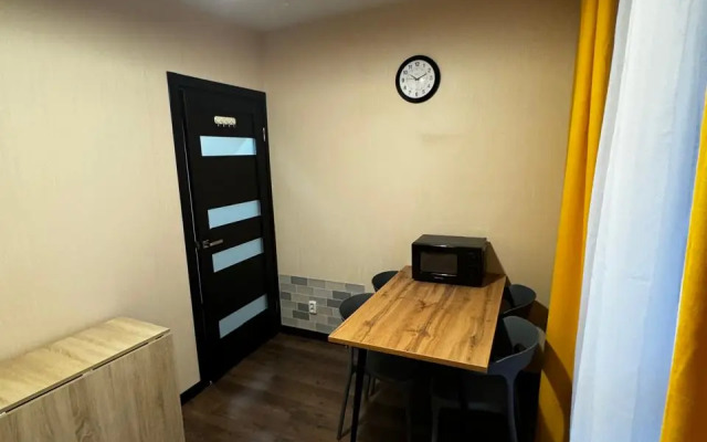 Solnechnaya Kvartira V Yuzhnoy Bittse Flat