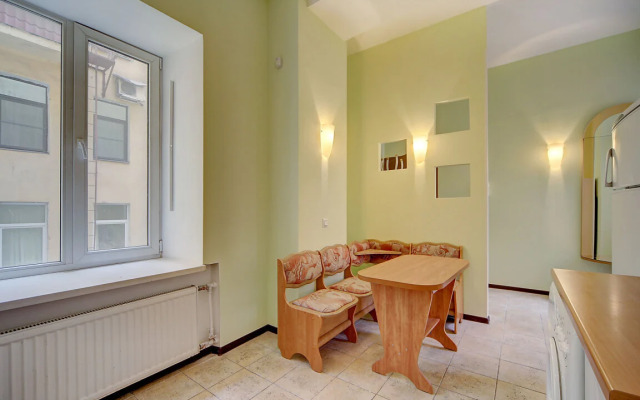 Апартаменты у площади Восстания