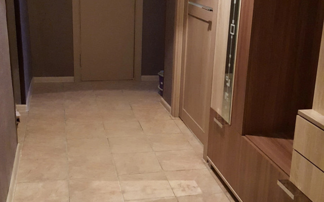 Na Rizhskom Prospekte nedaleko ot Kremlya Flat